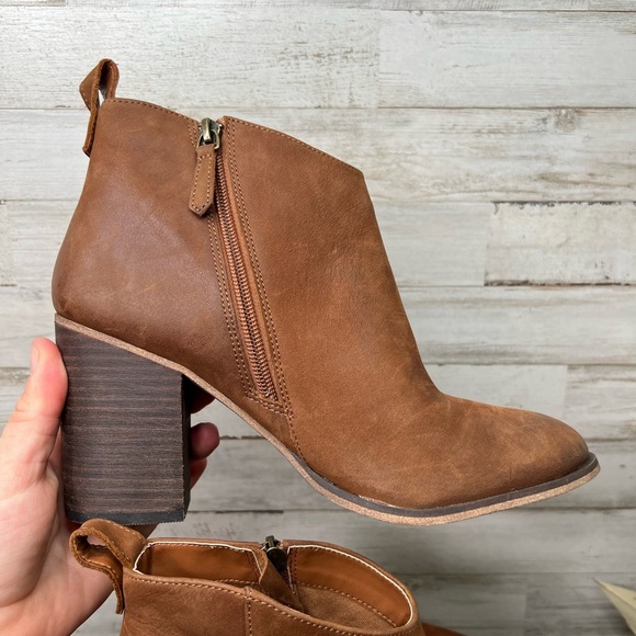 BP Women's Lance Cognac Brown Leather Bootie Size 8M Block Heel Side Zip - Picture 3 of 13